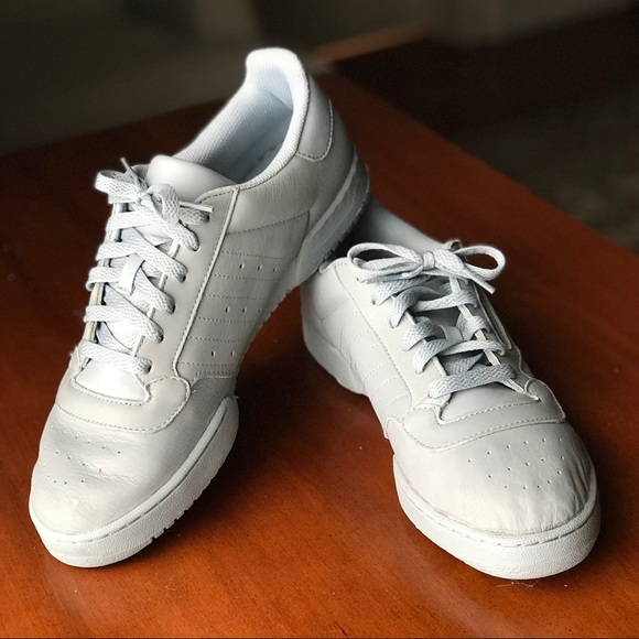 Adidas Yeezy Powerphase Calabasas Grey (Size 10) - Picture 7 of 9